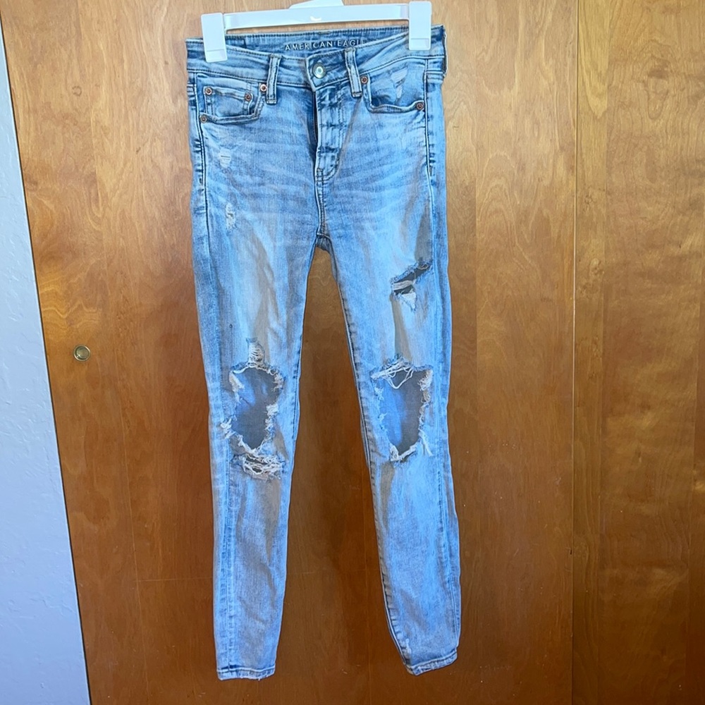 American Eagle Outfitters skinny jeans. Size 4.